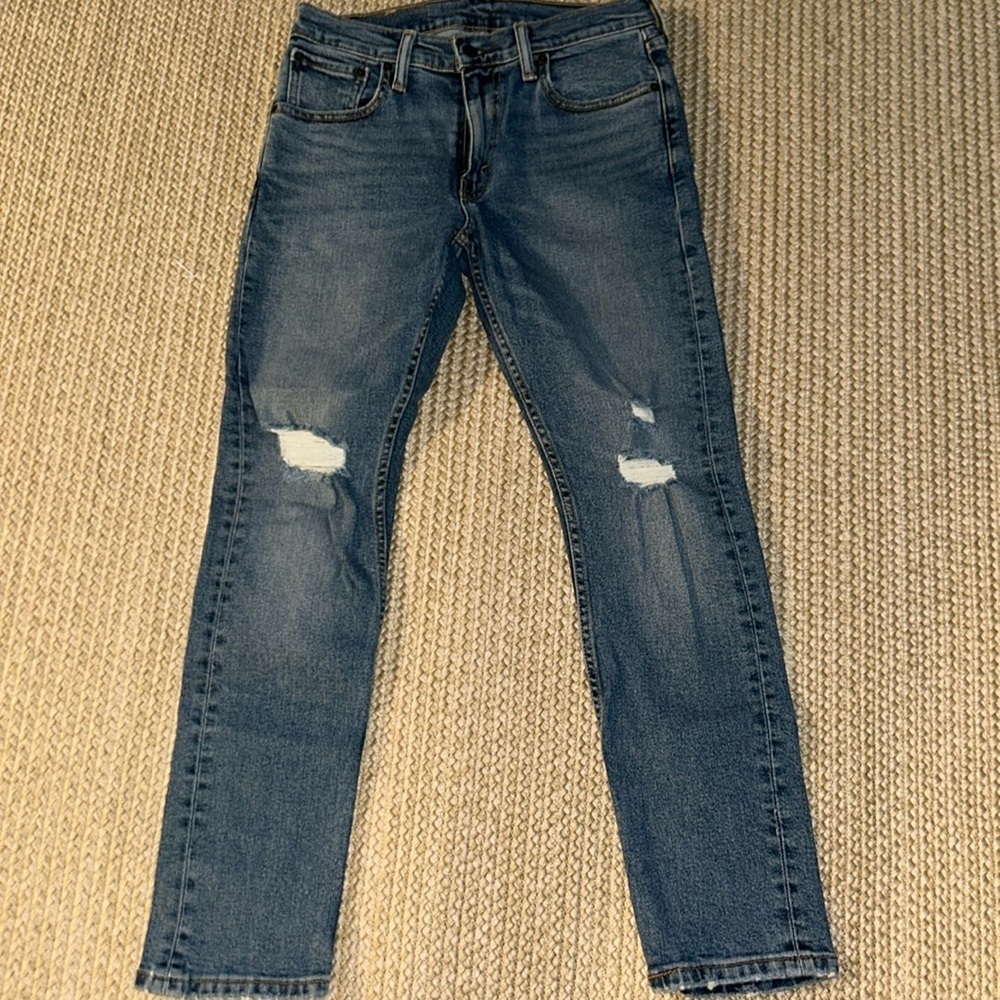 Levi’s distress denim jeans Sz 28